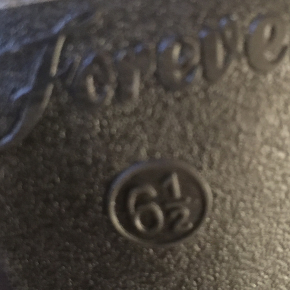 Forever High Heels - Picture 3 of 5